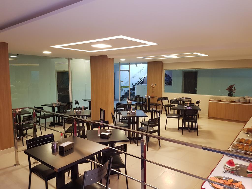 Oft Place Hotel Гояния Экстерьер фото